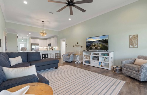Fort Morgan Pines House | Beautiful Bay view in Gulf Shores with fishing and close to ocean. Pet-Friendly!