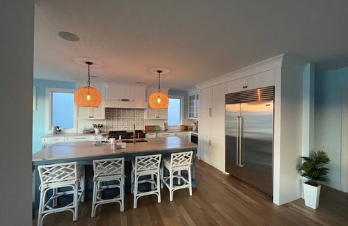 Ship Bottom House | Beautiful Bayfront House 6BR, 5baths - Heated Pool, dock and 1 block to ocean!