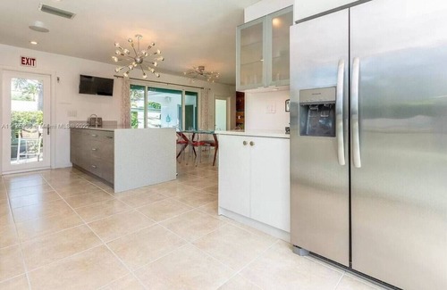 Argonaut Isle House | Beautiful Bayfront House 3Bed 2Bth Home w/parking