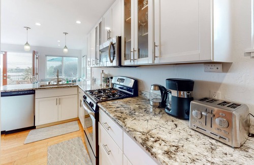 Old Town Cottage | Beautiful Bayside Home Steps From the Water w/Free WiFi, Deck, & Private Hot Tub