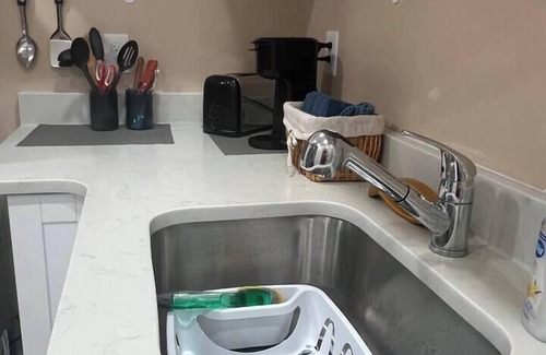 Jacksonville Beach House | Beautiful Beach Studio~only 5 Minutes from the Beach