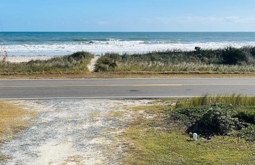 Sneads Ferry House | Beautiful beach and bayfront house
