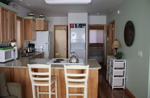Coeur d'Alene House | Beautiful Beach Cottage, just steps to the Beach - Lake CDA-Driftwood Bay