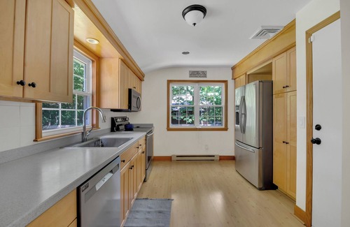 Clearwater Beach House | Beautiful Beach Cottage Getaway in the Hamptons w/Private Community Beach Access