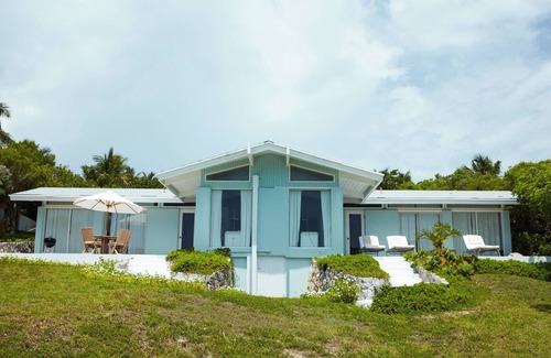 Dunmore Town House | Beautiful Beach Front in Secluded Harbour Island