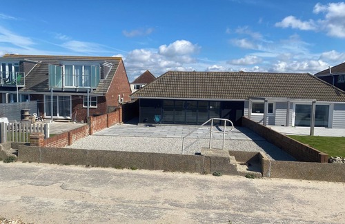 South Hayling House | Beautiful beachfront getawaynn