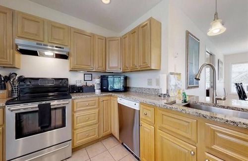 Point Judith House | Beautiful Beach House with Breathtaking Water Views! Short Walk to Restaurants