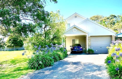 Cowes House | Beautiful beach home just minutes walk to Cowes Beach, restaurants and shops.