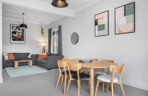 St. Clair House | Beautiful Beach Retreat - 3 Minutes From the Beach