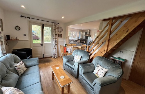 Burgh Island Cabin | Beautiful Beach Style Cabin Near Bantham Beach, Devon, with Wi-Fi