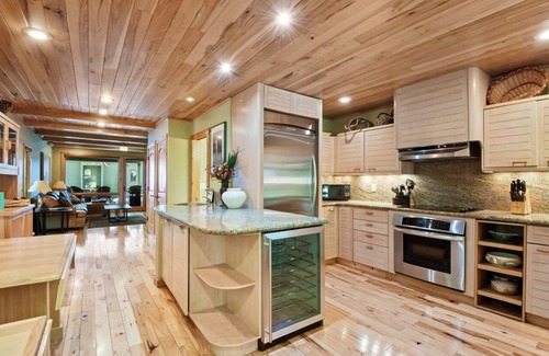 Incline Village Cabin | Beautiful Beach and Ski Cabin located on the North Shore of Lake Tahoe