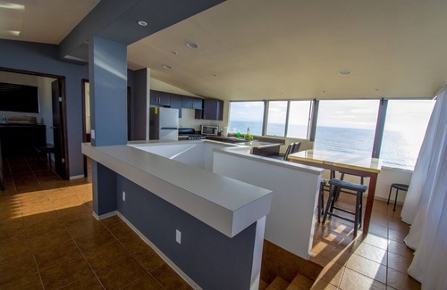 Costa Apartment | Beautiful beach views - 2 BDR Apt