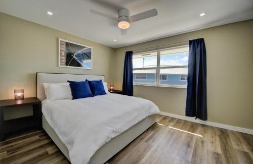 Seven Mile Beach Apartment | Beautiful Beachfront Apartment!