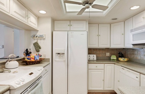 Belleair Beach Condo | Beautiful Beachfront Getaway