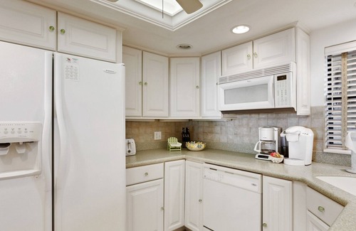 Belleair Beach Condo | Beautiful Beachfront Getaway