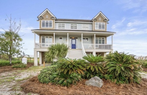 Beachwalk House | Beautiful Beachfront House With Amazing Views!