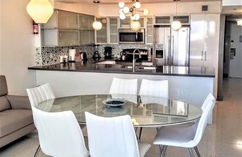 La Gorce Apartment | Beautiful Beachfront Large Apartment with Ocean Views - 604