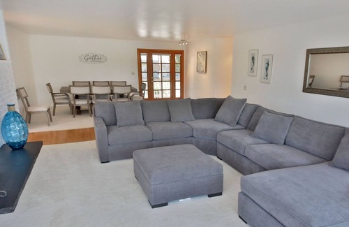 Adelma Beach House | Beautiful Beachfront Home in Freeland!