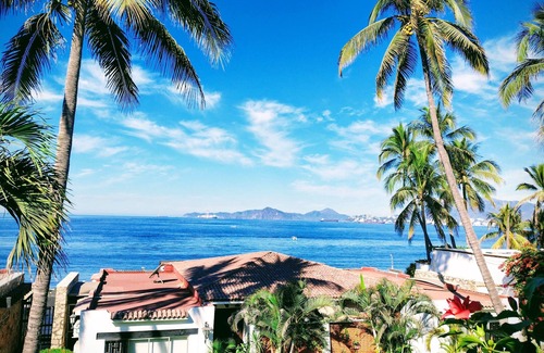 Manzanillo Condo | Beautiful beachfront 2BR 2BA condo w/pool, patio & sunsets!