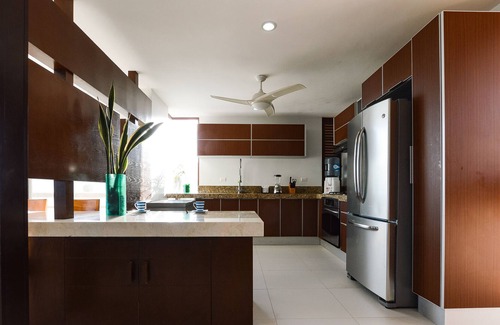 San Benito House | Beautiful beachfront reatreat, Villa Kay Polok