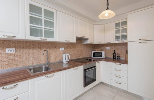 Loviste Villa | Beautiful beachfront Villa with swimming pool!