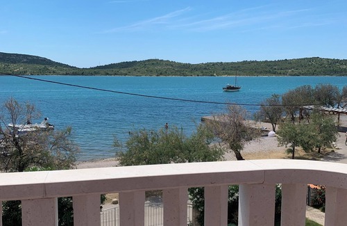 Pirovac Villa | Beautiful beachfront villa nFamily and pet friendly with free parking