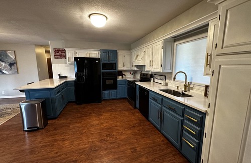 Rogers House | Beautiful Beaver Lake Front Home, Close Boat Ramp and Marina, Dogs Welcome!