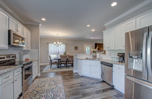 Belmont House | Beautiful Belmont - 4 Bedroom House on Large Fully Fenced Lot
