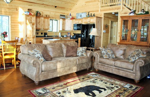 Birchwood Cabin | Beautiful Birchwood Lake Cabin; Awesome Fishing & Sunsets, plus game room!