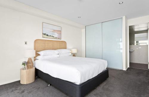 Bondi Beach Apartment | Beautiful Bondi 1-Bed Apartment Meters from Beach