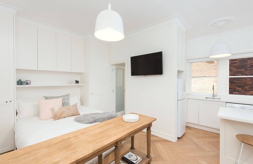 Bondi Beach Apartment | Beautiful Bondi H335