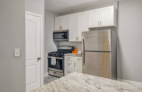 Tower Grove South Apartment | Beautiful, Brand New Tower Grove Unit! (1s)