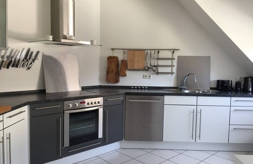 Refrath Apartment | Beautiful bright terrace apartment at the forest 15 min in cologne.