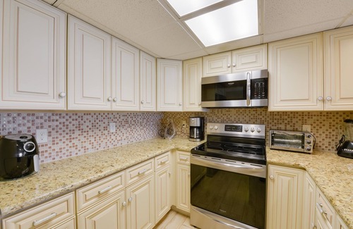 Southend Condo | Beautiful Brigantine Condo w/Patio & Beach Access