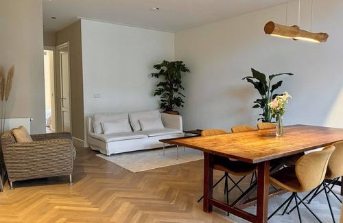 Amsterdam East Apartment | Beautiful, bright and quiet apartment close to the heart of Amsterdam. 2 slpkmrs.