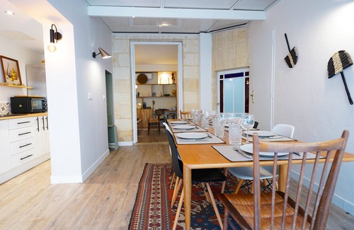 Saint Seurin - Fondaudege House | Beautiful building 250m2 + courtyard in the heart of Bordeaux