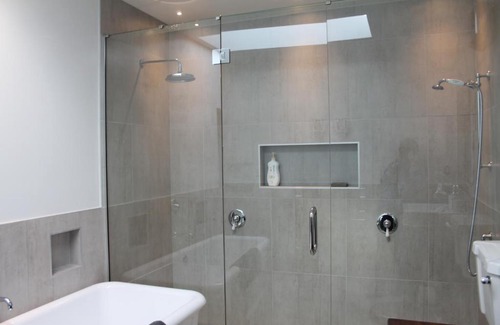 Blenheim House | Beautiful Bungalow CBD