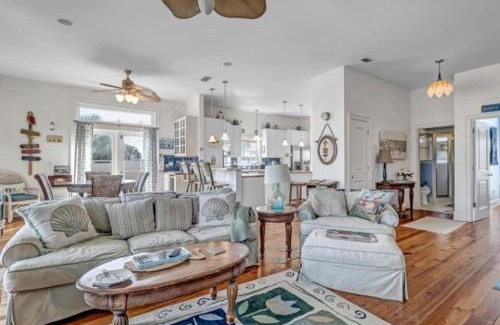 Vilano Beach House | Beautiful By The Sea for 8