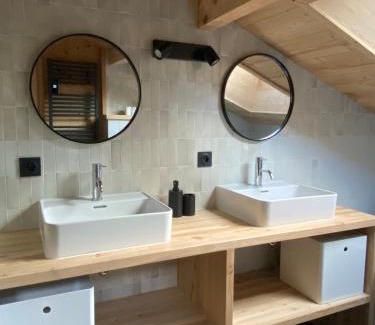 Monetier-les-Bains Ski Chalet | Beautiful cozy chalet with mountain view