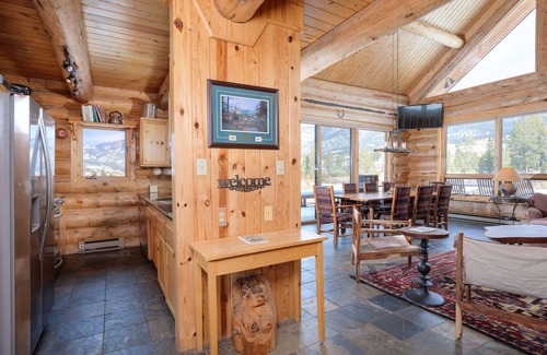 Gallatin Gateway House | Beautiful cabin on Gallatin River in Big Sky, MT! Near Big Sky & Yellowstone!