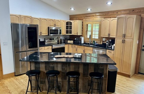 Vein Mountain Cabin | Beautiful Cabin few minutes away from Lake Lure and Chimney Rock