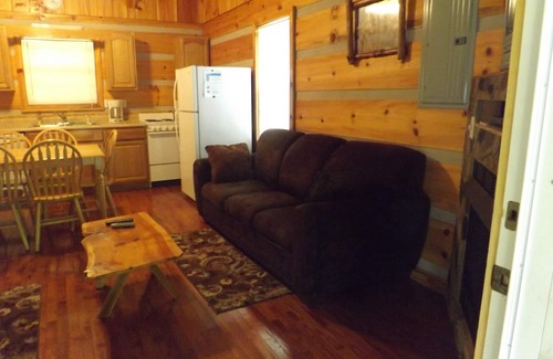 Hartford Cabin | Beautiful Cabin located by the Creek. 15 minutes to White Water Rafting