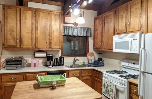 Camp Connell Ski Chalet | Beautiful Cabin Nestled in Trees (Dogs welcome)
