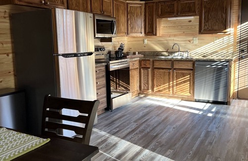 Sardis Cabin | Beautiful cabin near Sardis Lake 3 miles to Sardis Lake
