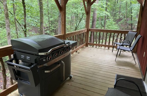 Mount Ida Cabin | Beautiful cabin on a beautiful property. Secluded and quiet! Close to town!