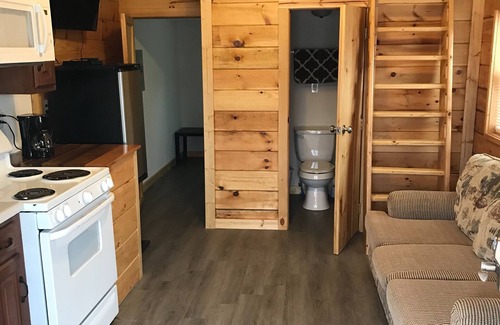 Waynesville Cabin | Beautiful Cabin Sleeps 5