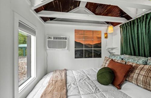 Hayesville House | Beautiful Cabin with Fire Pit in Hayesville, North Carolina