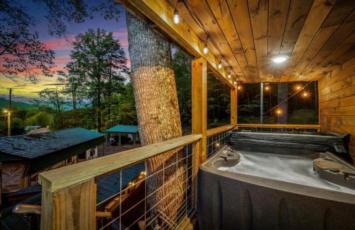 Hayesville House | Beautiful Cabin with Fire Pit in Hayesville, North Carolina