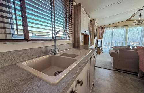 Hopton on Sea House | Beautiful caravan with stunning sea views at Haven Hopton ref 80001H