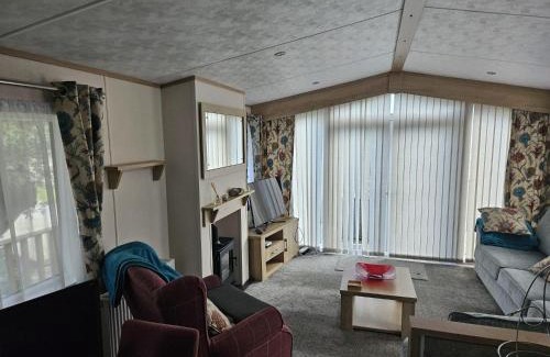 Corton Other | Beautiful Caravan With Decking And Wifi At Azure Sea, Suffolk Ref 32025Az